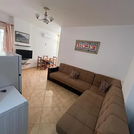 Apartment Seaside Charm In Durres
