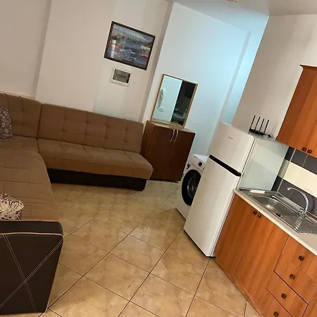 Seaside Charm In Apartment Durres